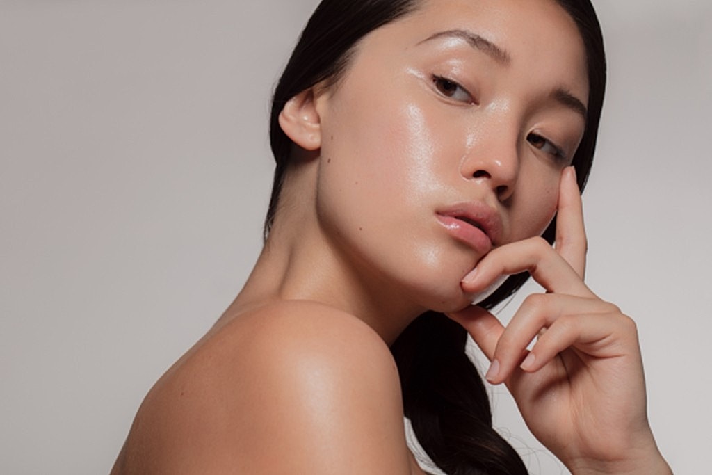 A Guide On Lip Fillers vs. Full-Face Rejuvenations: Finding the Right Balance